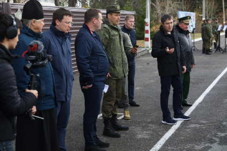 Дмитрий Махонин и Антон Немкин встретились с мобилизованными в учебном центре в Елани