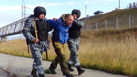 В Сургуте охрана Минтранса провела учения по защите моста через реку Обь