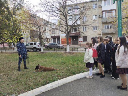 Минераловодские полицейские организовали для школьников экскурсию в отдел внутренних дел