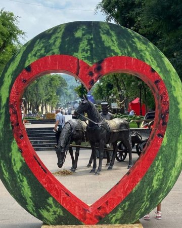 На ягодном фестивале в Кисловодске пройдет уникальное ледяное арбузное