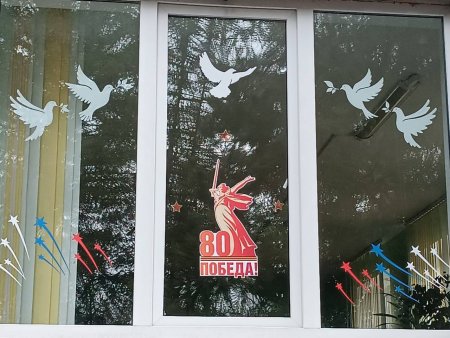 Дети Кисловодска своими руками украсили город к 80-летию Победы